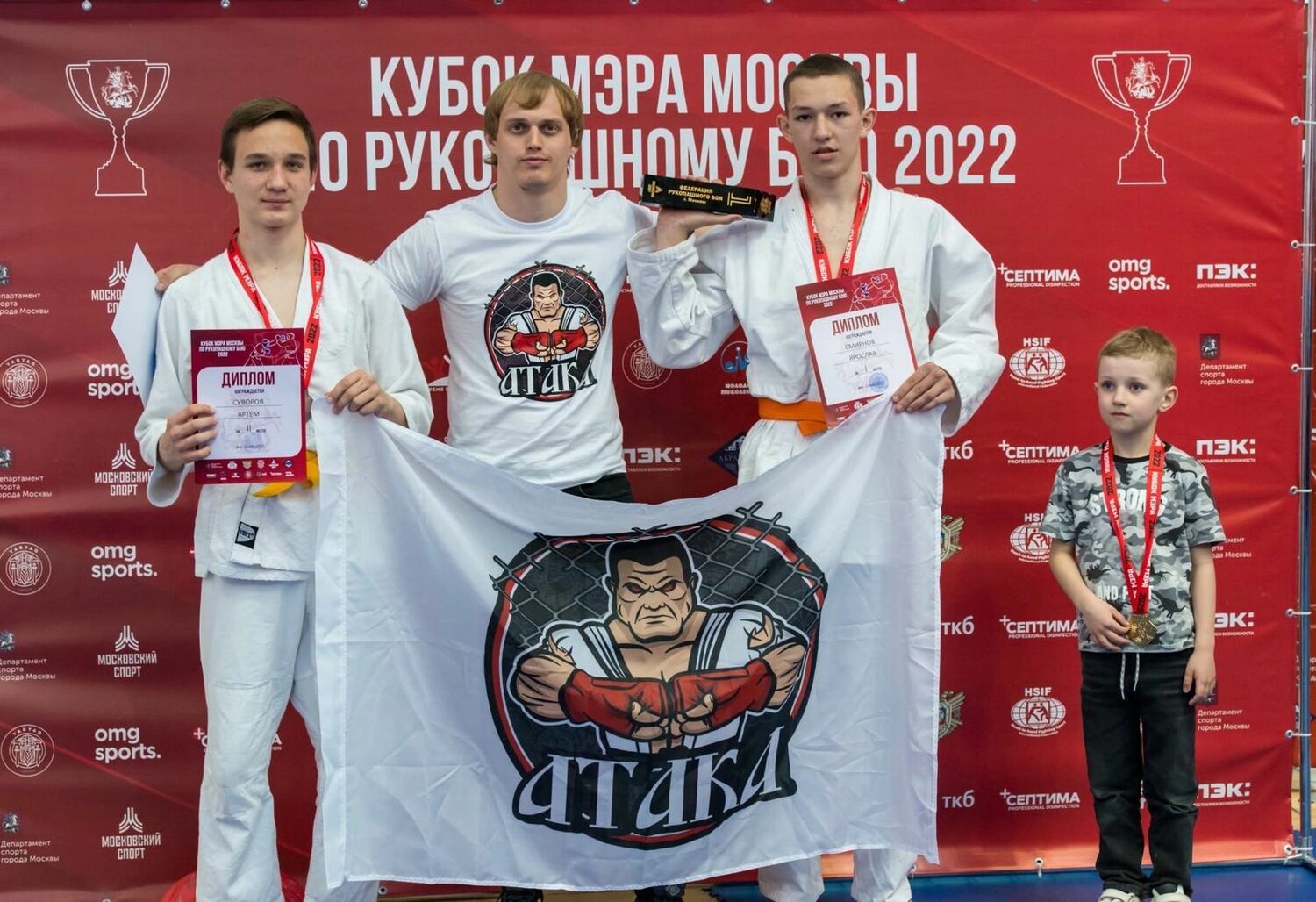 <span style="font-weight: bold;">&nbsp; &nbsp; &nbsp; &nbsp; &nbsp; &nbsp; &nbsp; &nbsp; Рукопашный бой</span>&nbsp; &nbsp; &nbsp; &nbsp; &nbsp; &nbsp; &nbsp; &nbsp; &nbsp; &nbsp; &nbsp; &nbsp;Состоим в официальных федерациях Есть  присвоение разрядов.<span>&nbsp;</span>